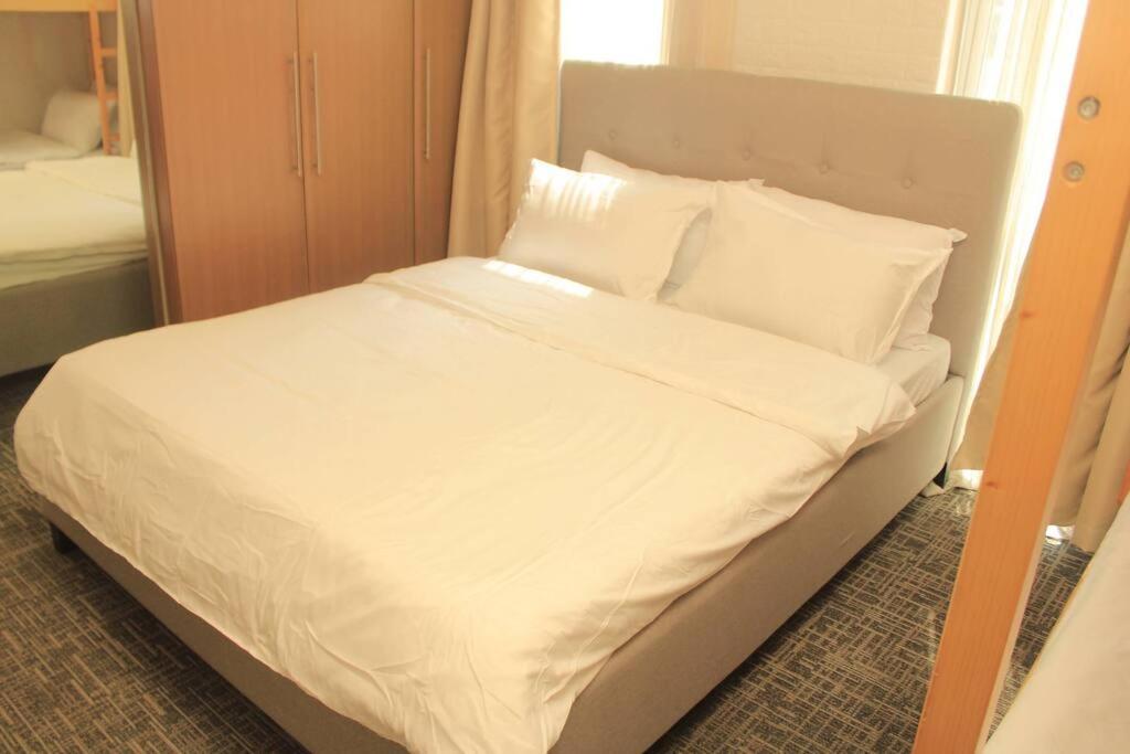 A2J Luxury 1Br Balcony Suite Near Venice Mall Bgc Μανίλα Εξωτερικό φωτογραφία